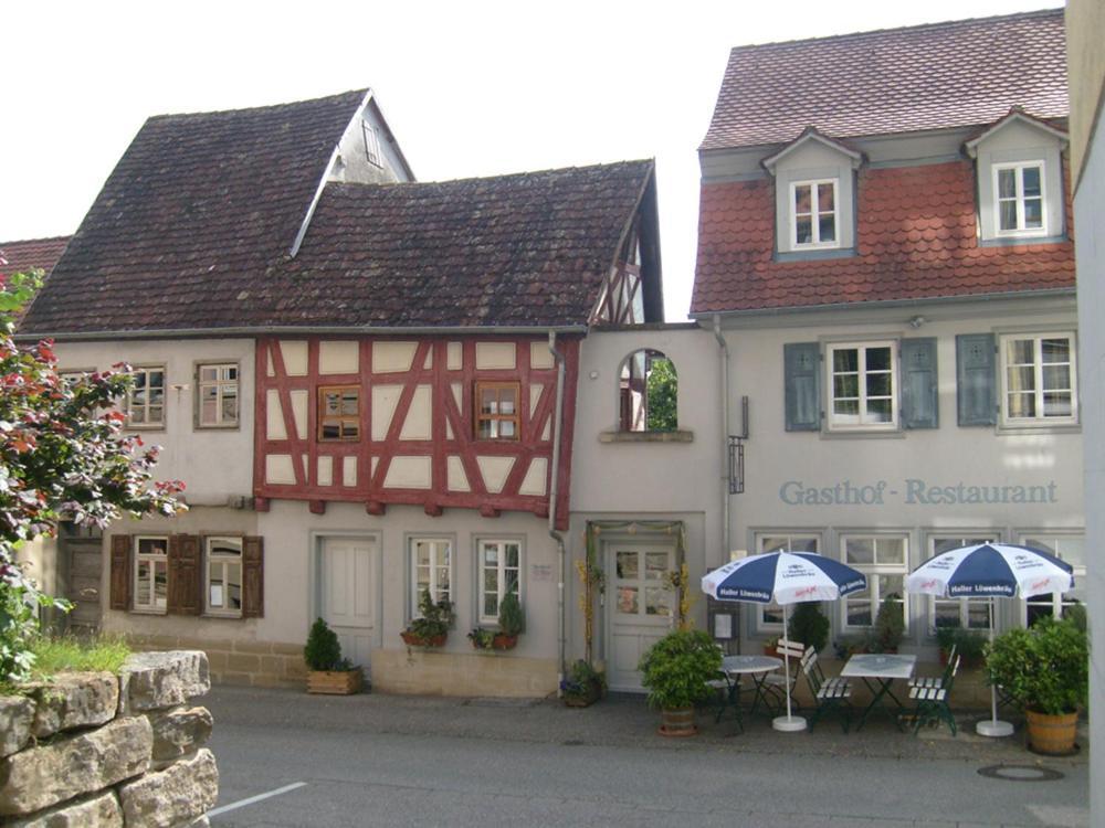 Gasthof Blauer Bock 施韦比施哈尔 外观 照片